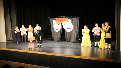 Ochotnické divadelní představení "Lakomec"